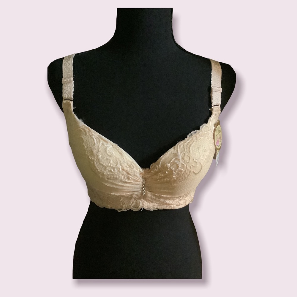 NWT Xilaizi  Lace Underwire push up Bra. Size 36D Color cream